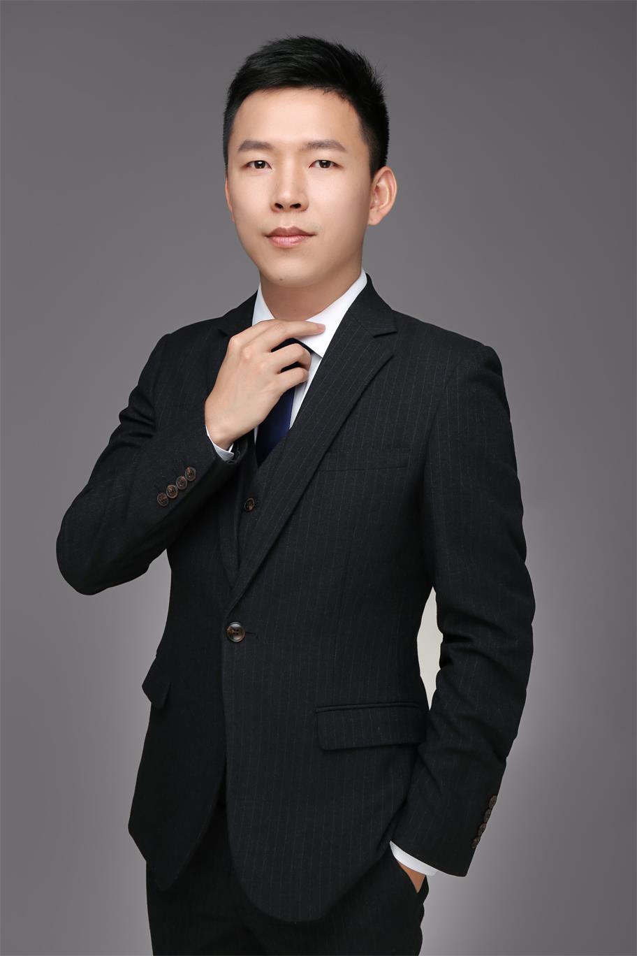 陈湃弥 视觉与舞美负责人